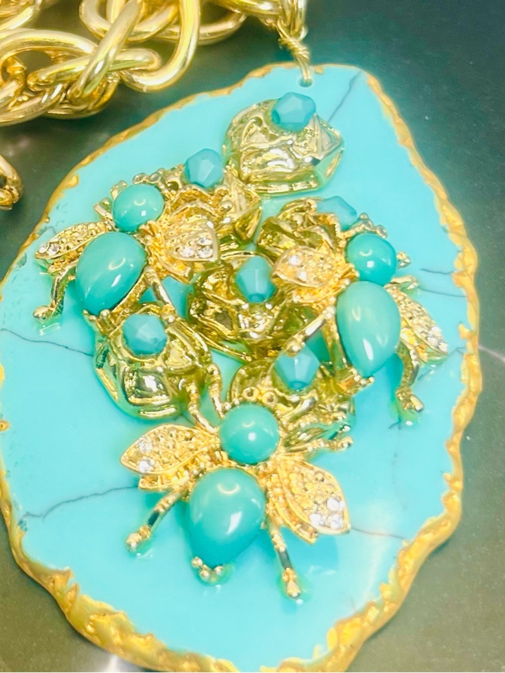MIA Gold tone chunky chain Turquoise Bees & Gem Necklace with Teardrop Studs Set